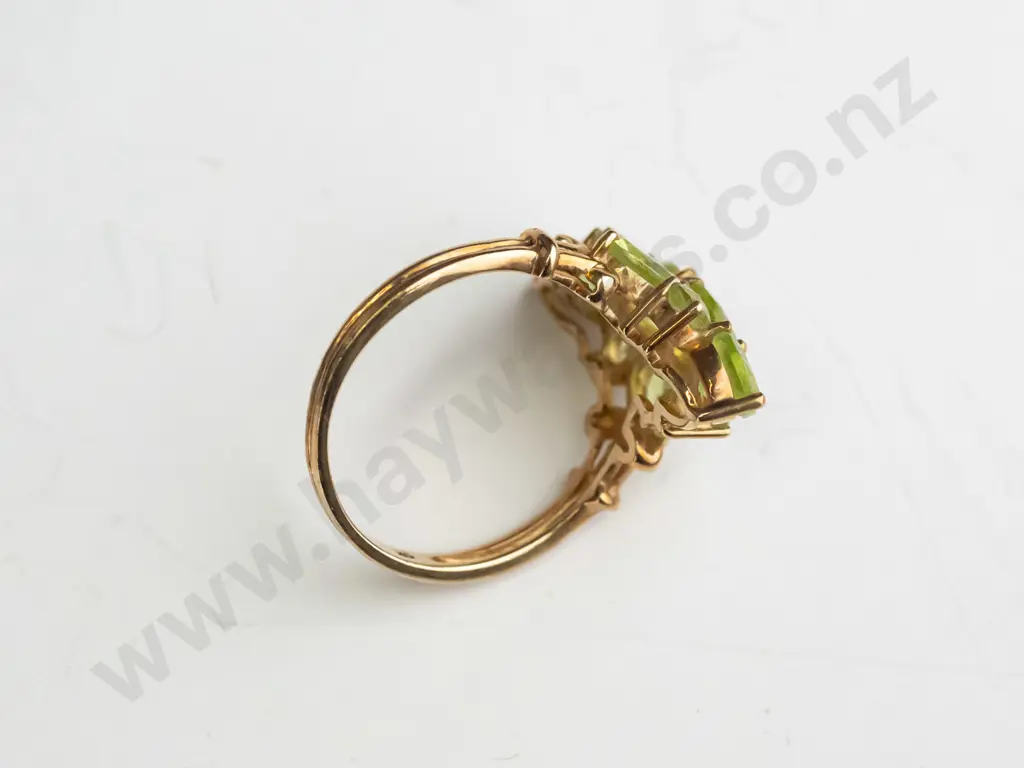 9ct gold multi stone pendant cluster ring 3.4gms  - size O.5 Image 1++