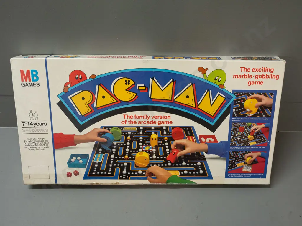 1980 Milton-Bradley Pac-Man board game - some wear / repairs to box top Image 1++