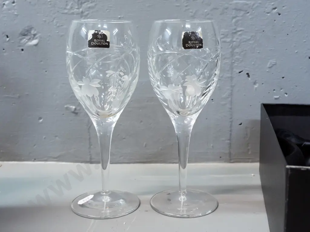 boxed pair of Royal Doulton 'Falling Stars' etched and frosted crystal wine glasses. Glass H-190 Image 1++