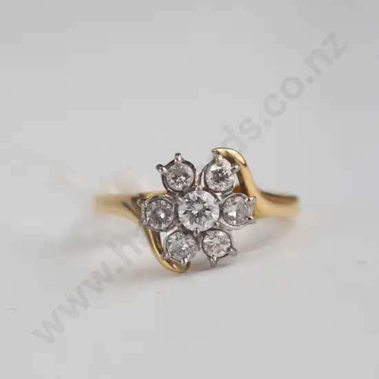 18ct gold 7 diamond cluster ring size L (3.45gm)