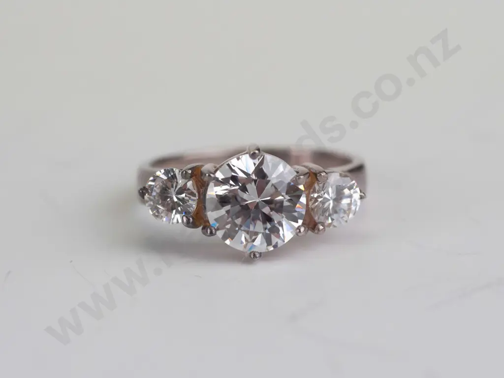 cz sterling silver ring - size M Image 1++