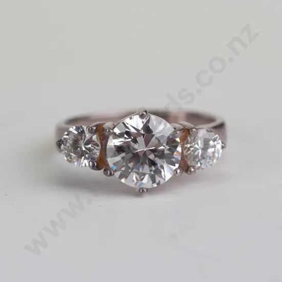 cz sterling silver ring - size M