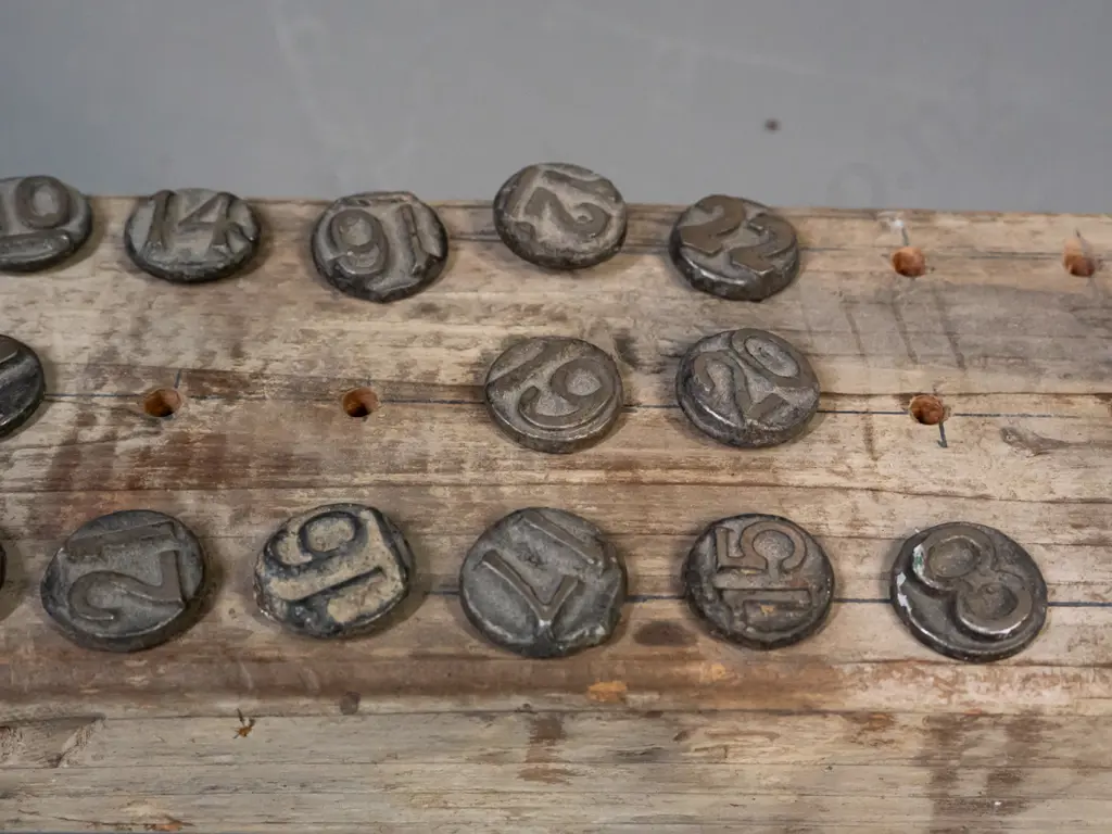 21 vintage railway sleeper date marker nails in wooden holder L-425 Image 1++