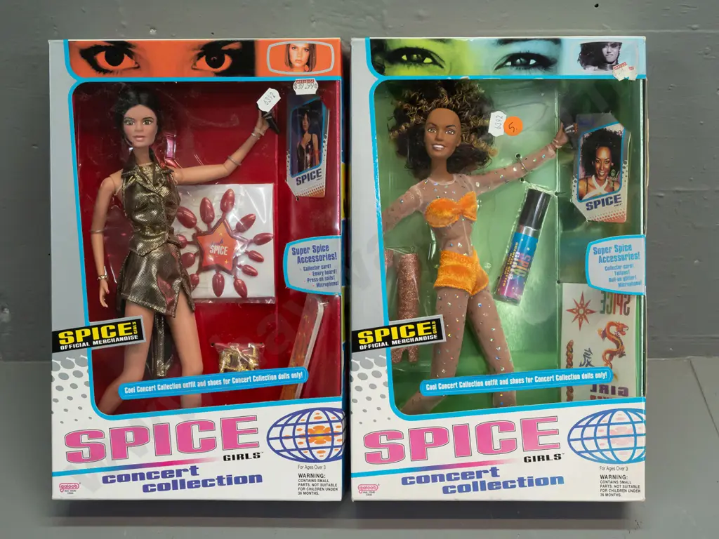 Spice Girls Concert Collection figures in original boxes with accessories - Galoob Toys - 1998 Victoria and Mel B. Image 1++