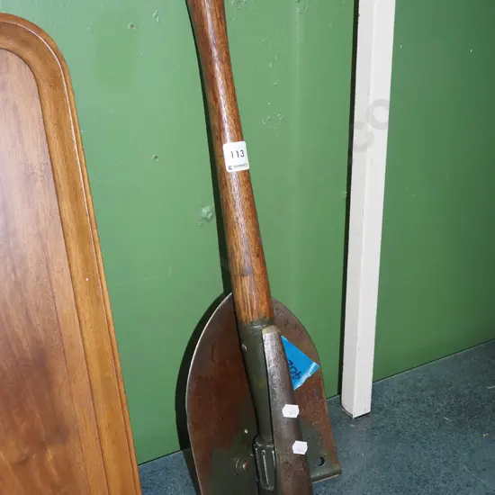 trenching shovel