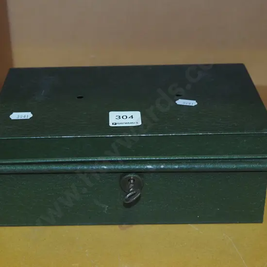 vintage cash box- missing handle - key in office