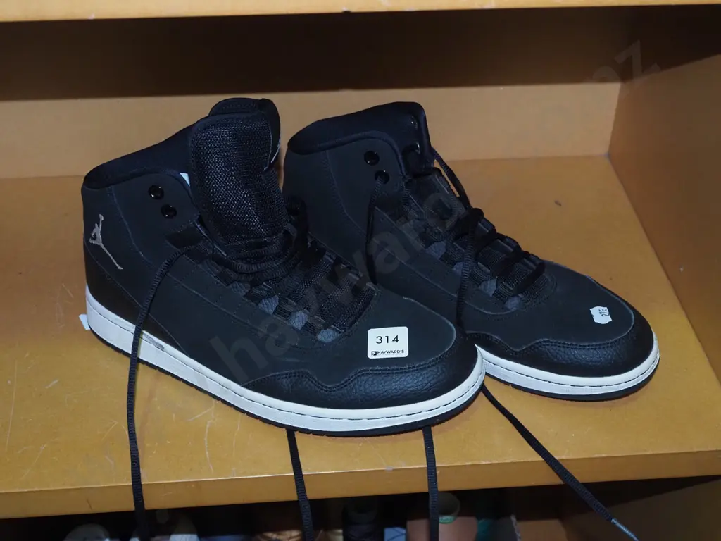 pair of size UK 8.5 black Air Jordans Image 1++