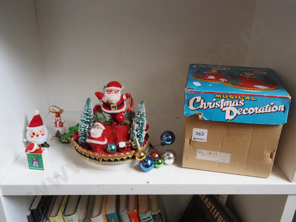 boxed musical Xmas decoration Image 1++