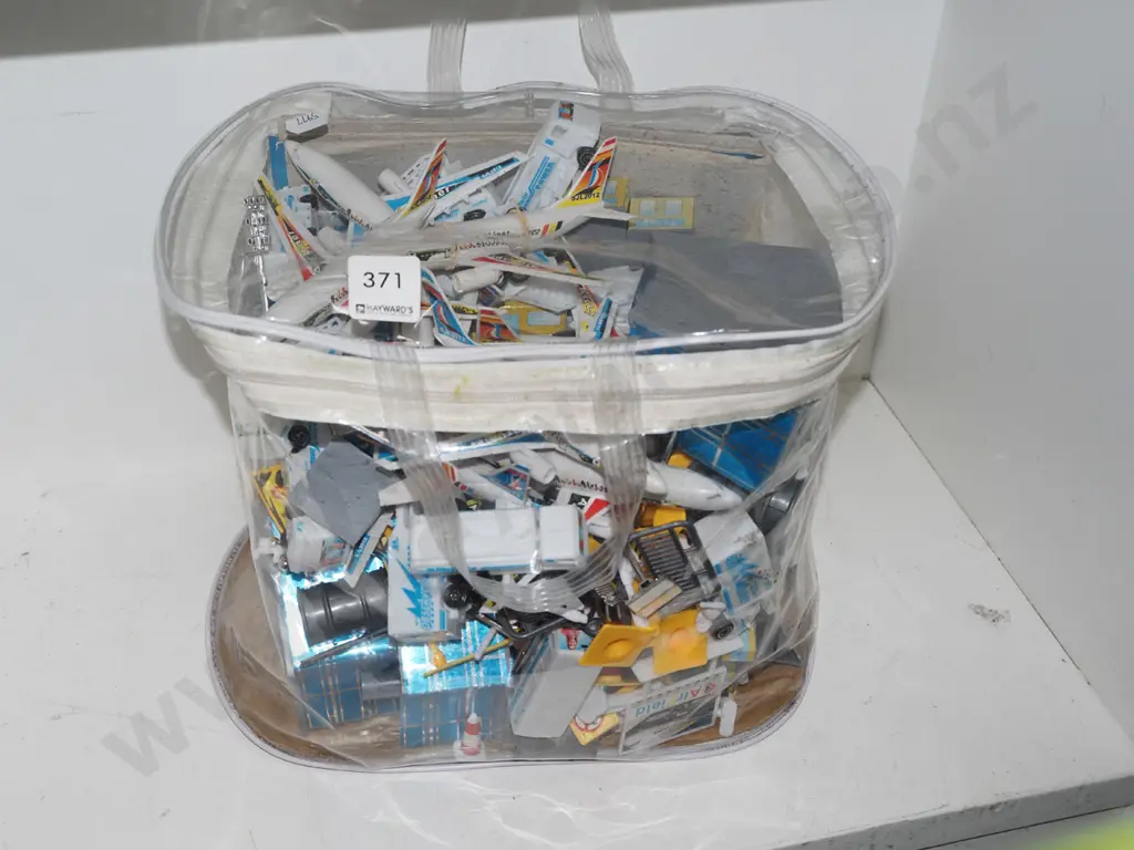 bag; numerous airport toys; layout, planes etc Image 1++