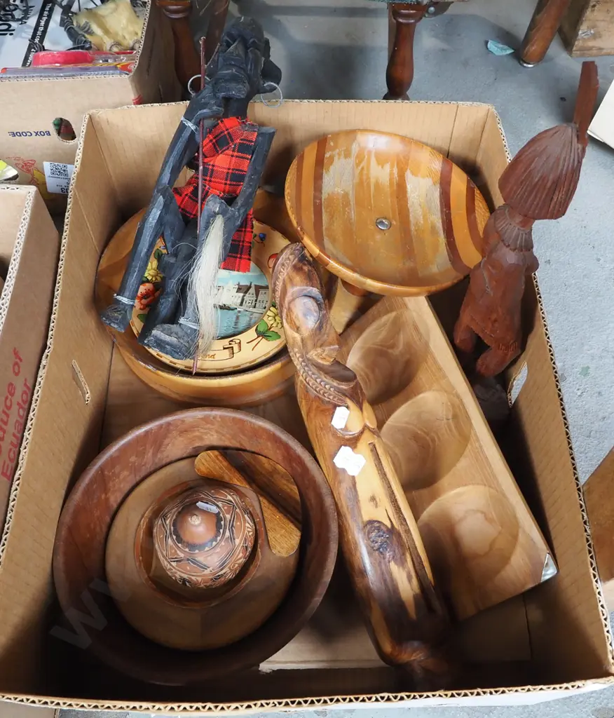 box; ornaments, comport, souvenir ware etc Image 1++