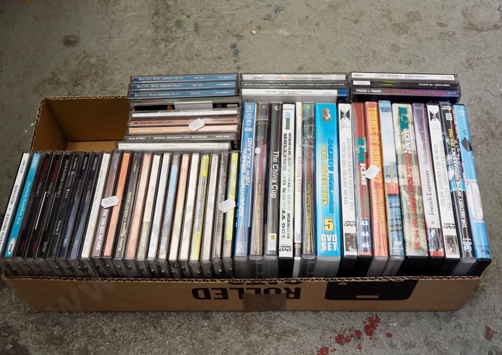 box; CDs, DVDs Image 1++