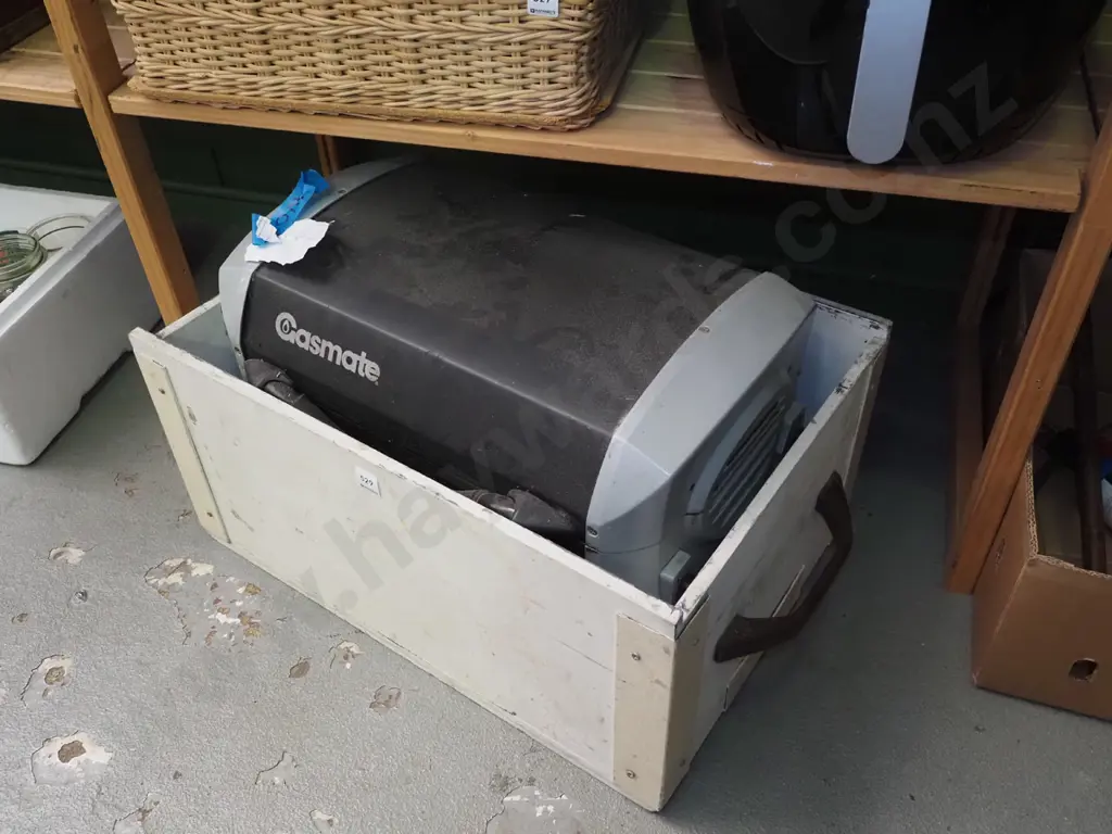 Gasmate portable bbq - needs a clean Image 1++