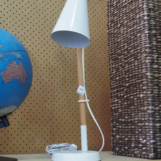 desk lamp
