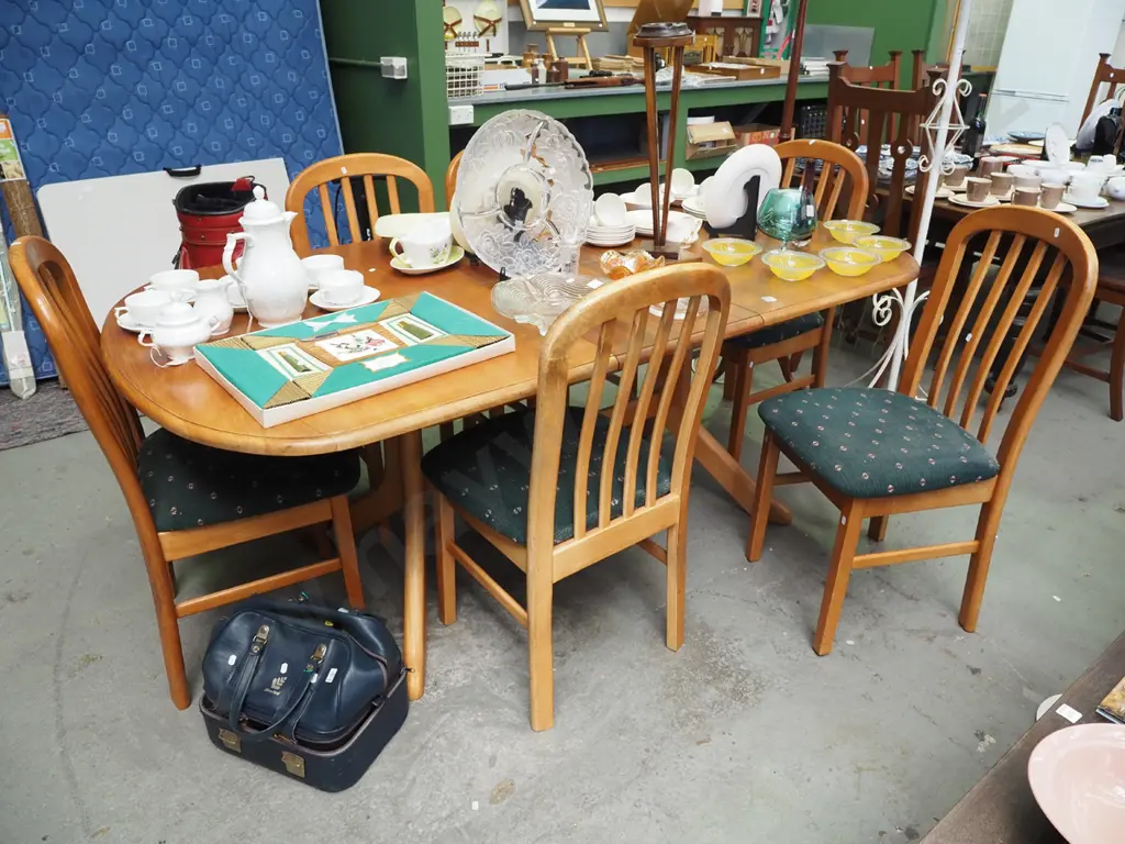 solid rimu extending dining table with 6 upholstered chairs  - fading to table, chairs needa  clean Image 1++