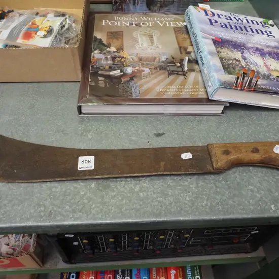 machete