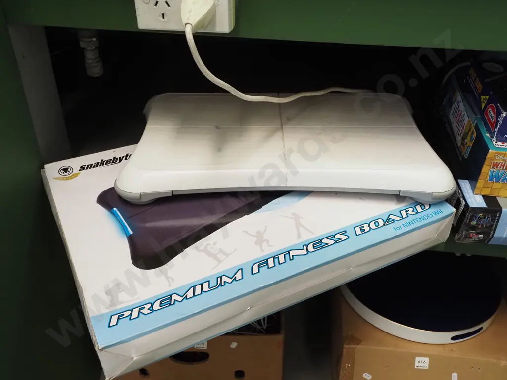 Snake bite vibrating platform, wii games platform Image 1++