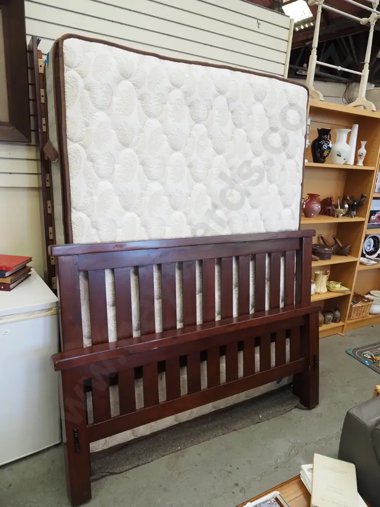 queen mattress, slat base and ends Image 1++