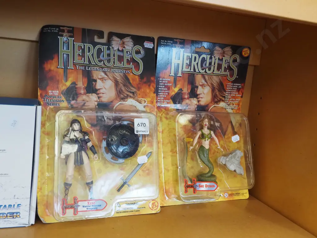 2x boxed as new Hercules figurines Image 1++