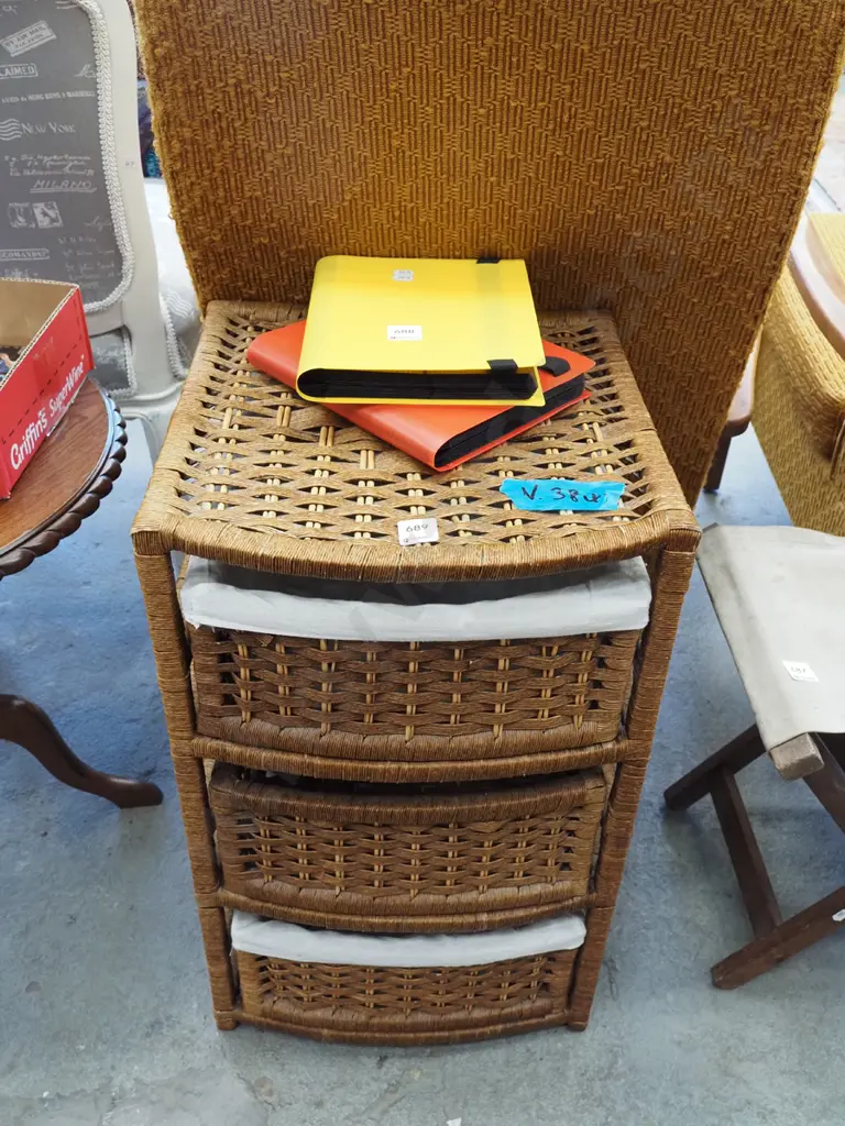 small chest with 3 baskets Image 1++