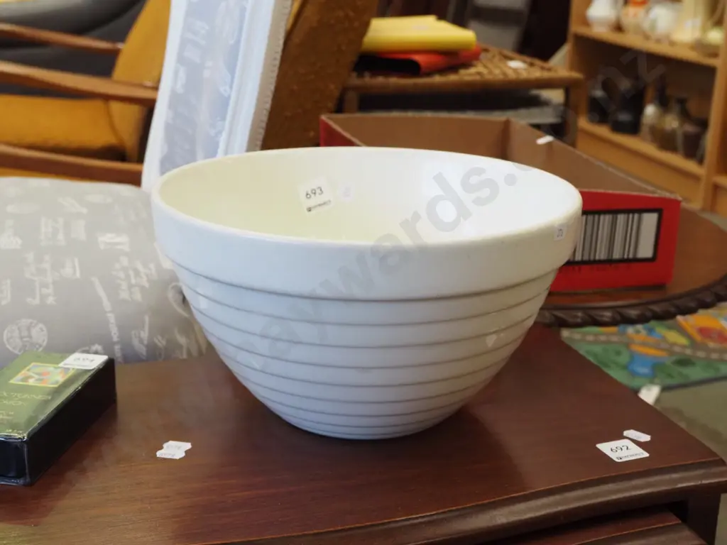white mixing bowl Image 1++