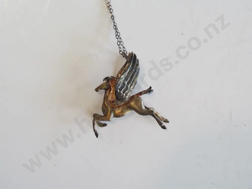 sterling silver pegasus pendant & chain Image 1++