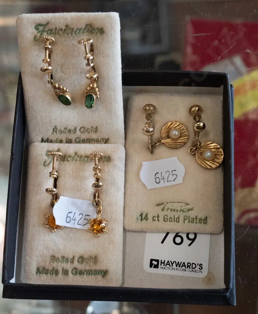 2 x pairs of rolled gold clip on earings, 1x pair 14ct gold plated clip on earings Image 1++