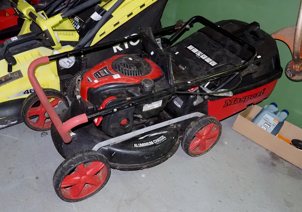 Masport 4 stroke motor mower Image 1++
