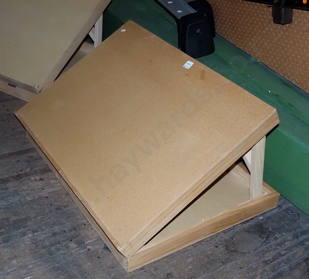 wooden handled cased/artists drawing slope Image 1++