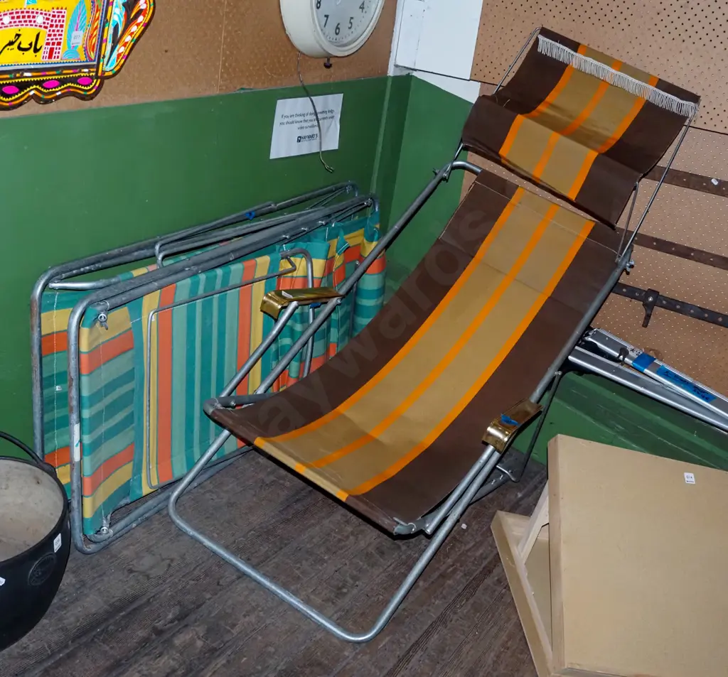 3x retro canvas sun loungers Image 1++