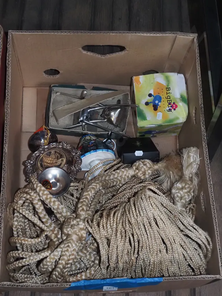  box; hammock, hand shears, plated comport etc Image 1++