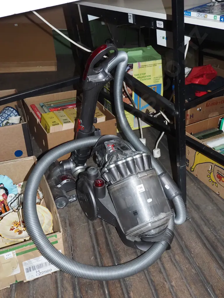 Dyson vacuum cleaner Image 1++