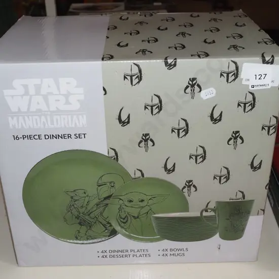 boxed as new Star Wars Mandalorian 16 piece dinner set