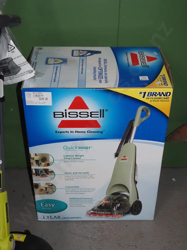 boxed as new Bissell carpet cleaner Image 1++