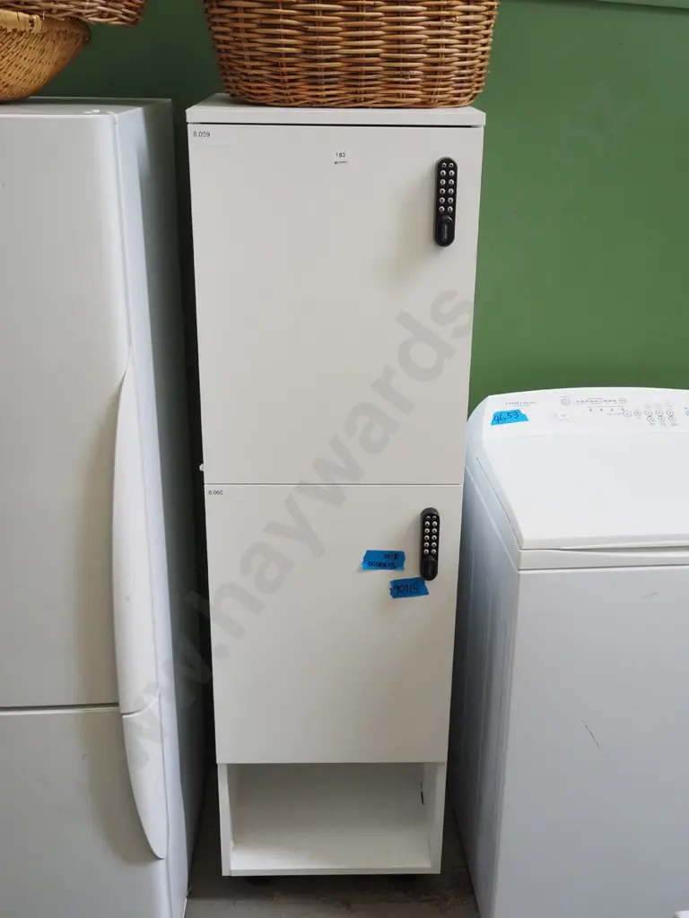 bank of 2 lockers H590 W450  Image 1++
