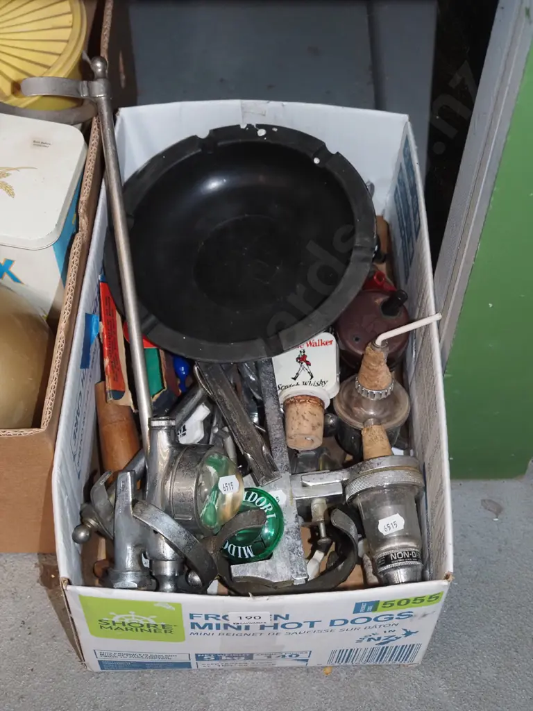 box; spirit nip pourers, optics, ashtrays etc Image 1++