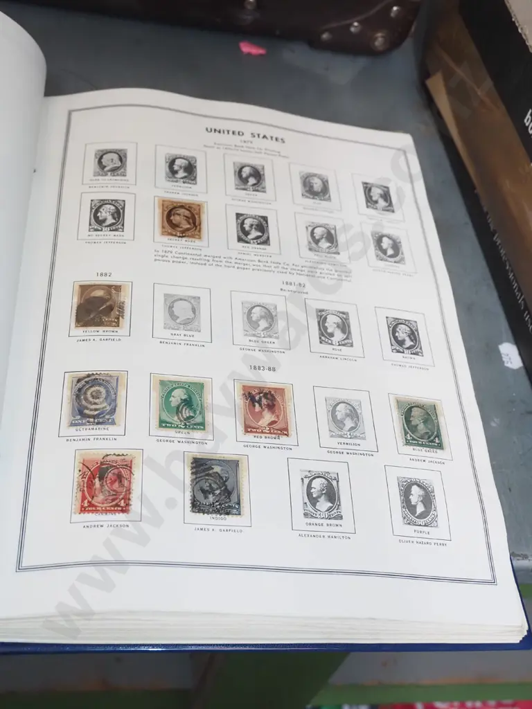 2x stamp albums Image 1++