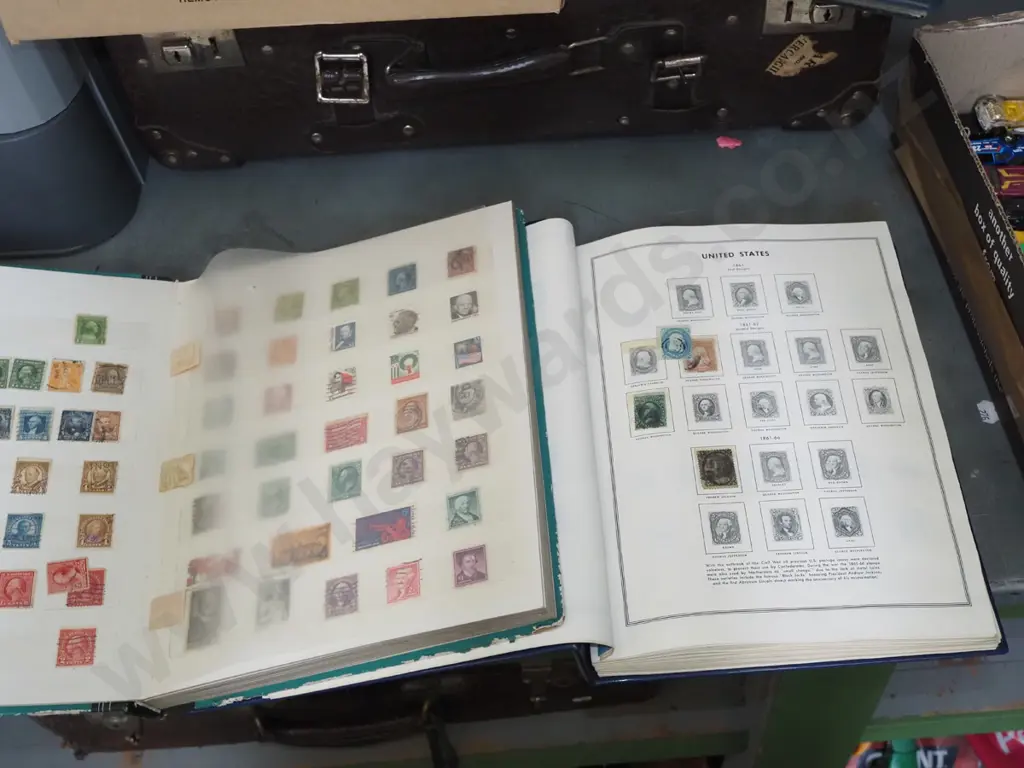 2x stamp albums Image 1++