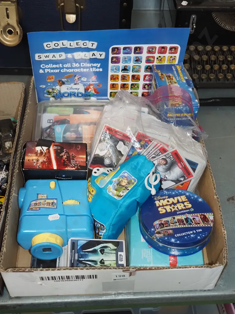 box; collector cards, dominoes etc Image 1++