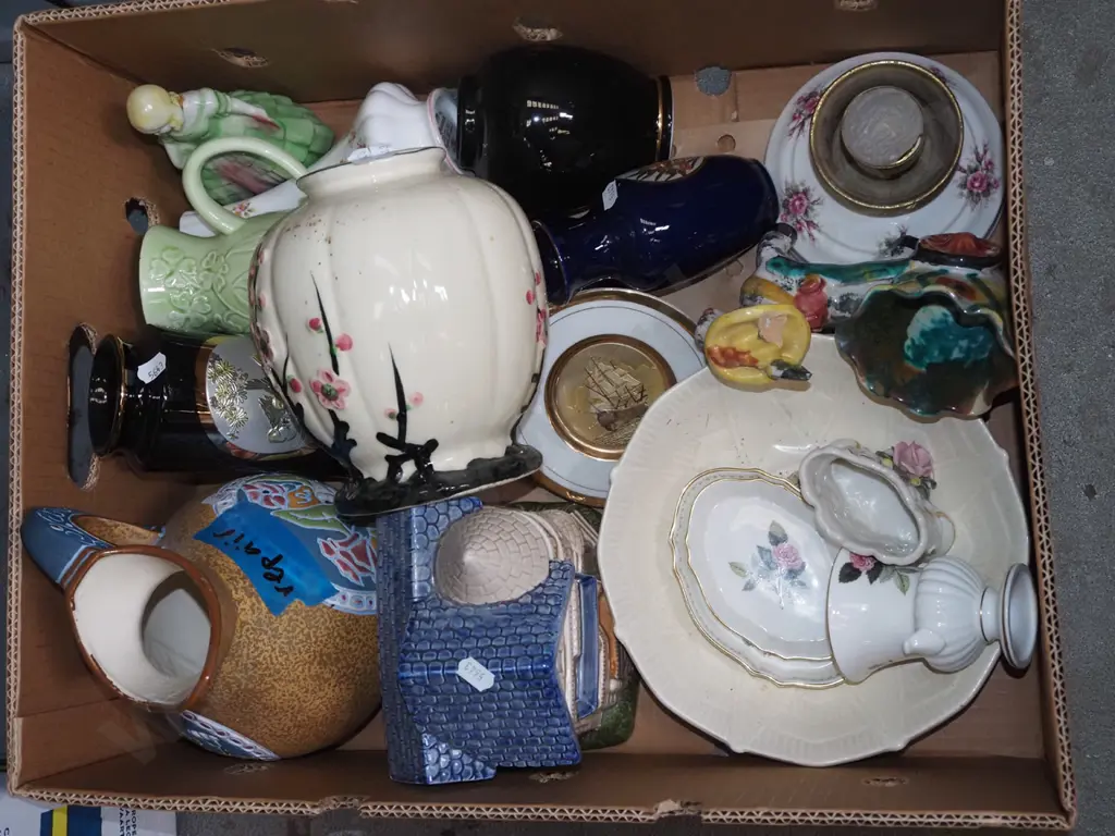 box; vases, bowls, small dishes etc Image 1++
