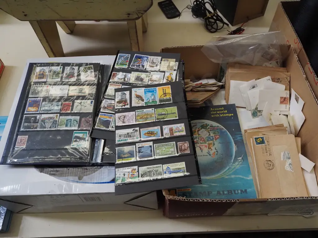 box; stamp albums and stamps Image 1++