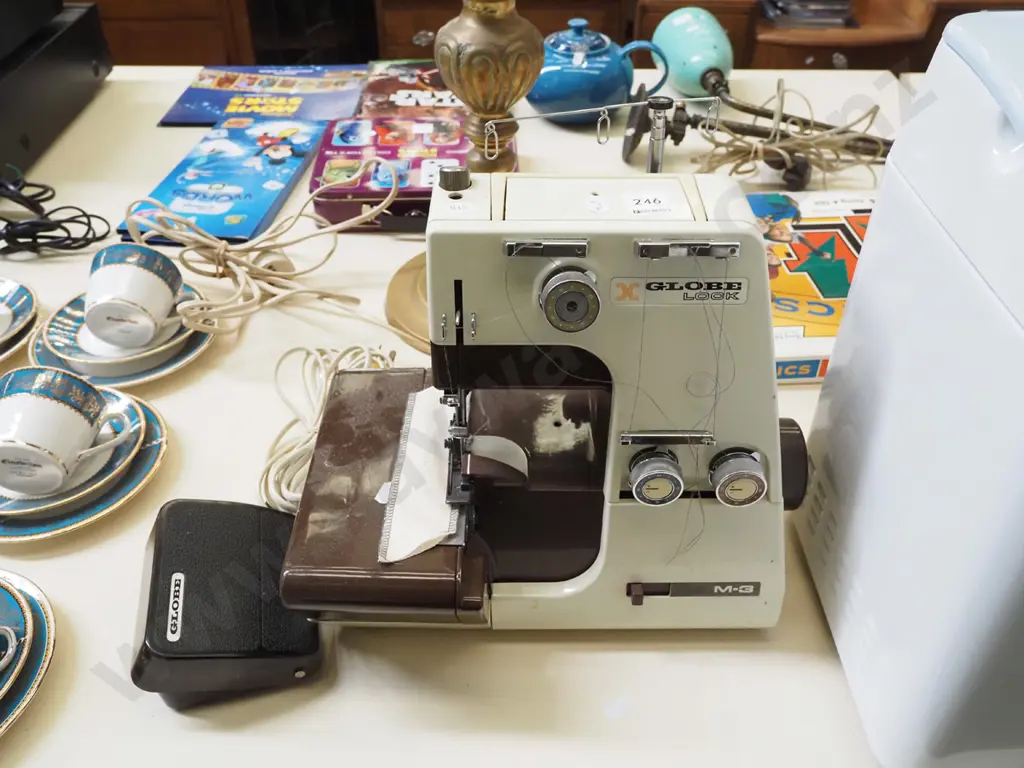 Globe 3 spool overlocker Image 1++