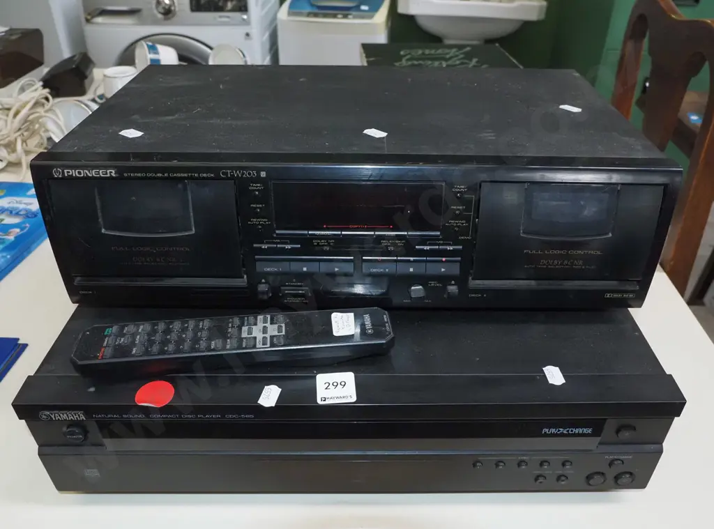 Pioneer twin tape cassette, Yamaha CD player Image 1++