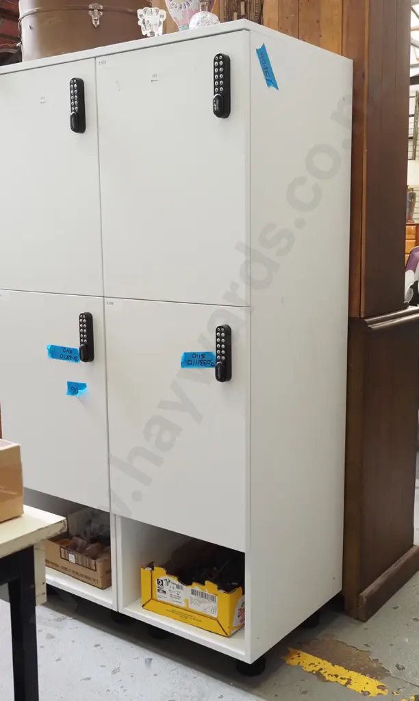 bank of 2 lockers H590 W450  Image 1++