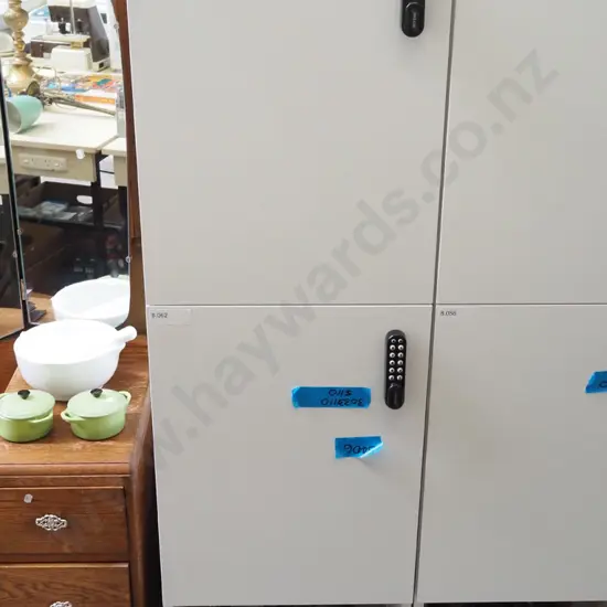 bank of 2 lockers H590 W450 