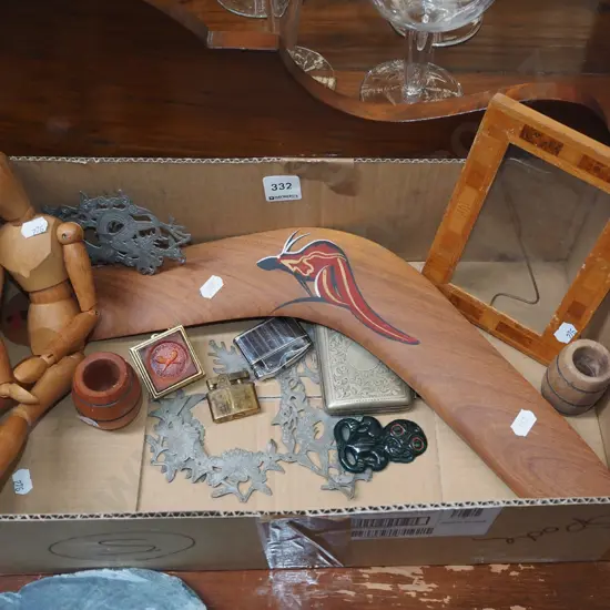 box; boomerang, picture frame etc