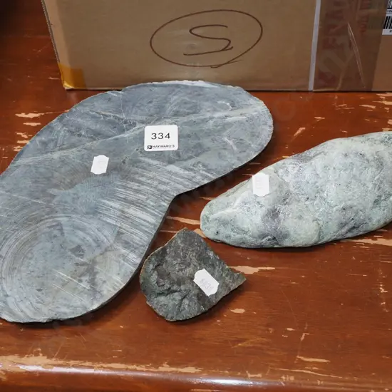 3x pieces of green stone