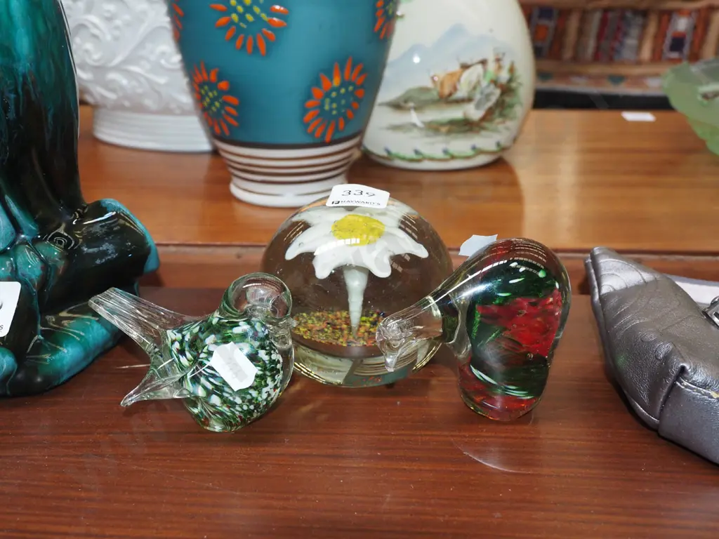 glass paperweight, 2x figurines Image 1++