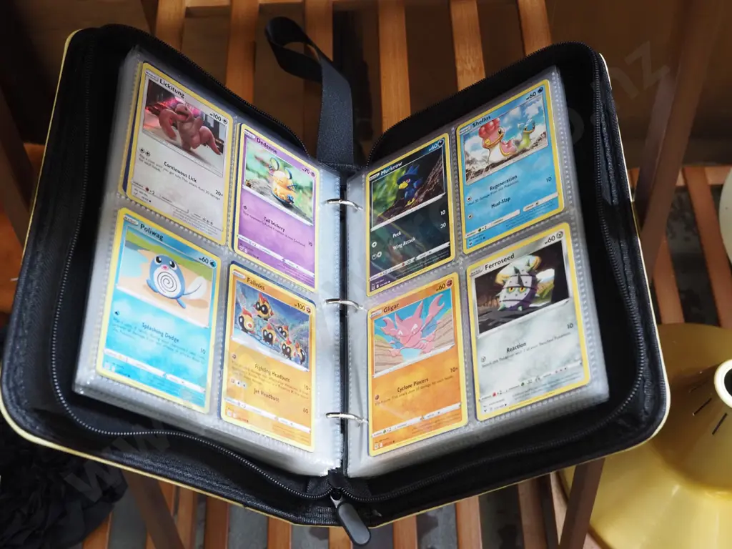 Pokemon collector card album Image 1++