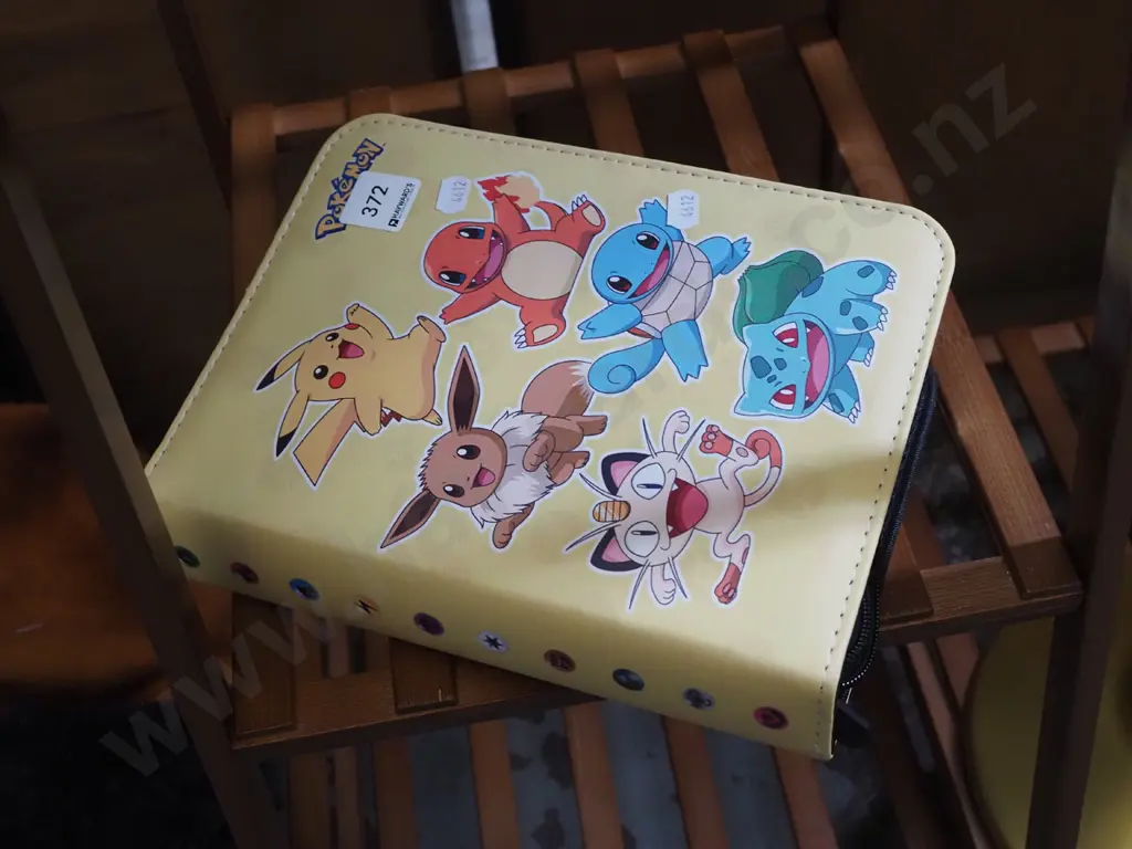 Pokemon collector card album Image 1++