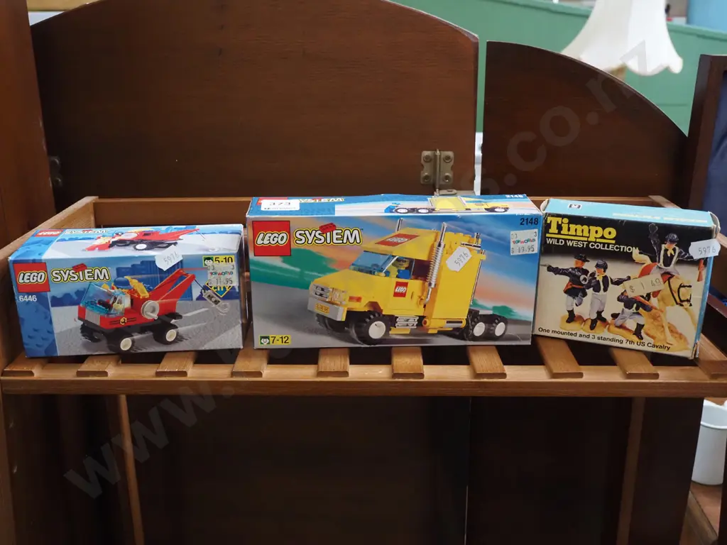 2x boxed Lego sets, boxed Wild West figurines Image 1++